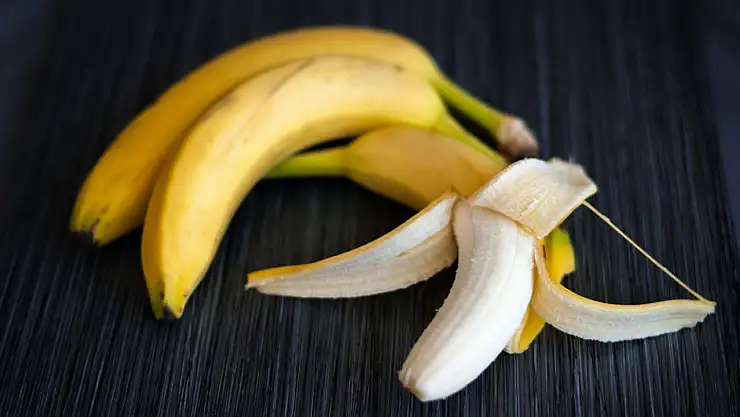 Muz Kabuklarını Sakın Çöpe Atmayın! Bilinmeyen faydalarını görünce çok şaşıracaksınız!