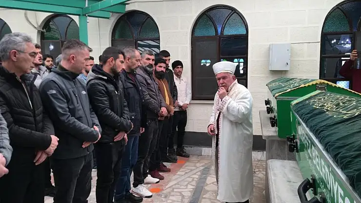 Namaza geç kalmamak için karayolunu kullandı, canından oldu