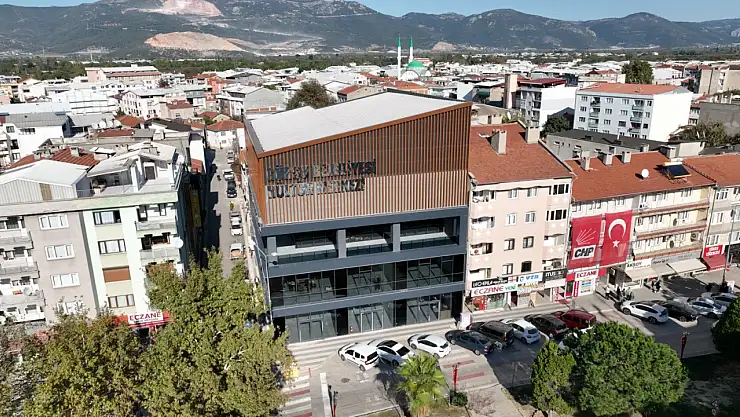 Necmettin Erbakan'ın ismi kültür merkezine verildi