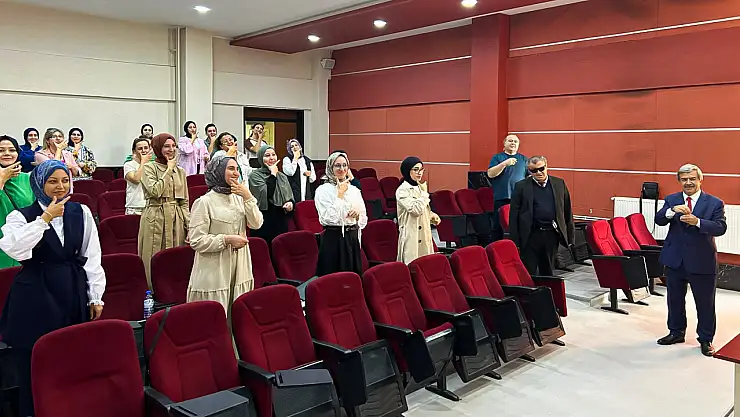 NEÜ'de işaret dili eğitimleri tamamlandı