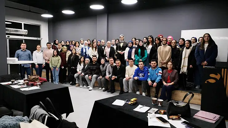 NEÜ öğrencileri için kariyer ve kişisel gelişim eğitimleri verildi