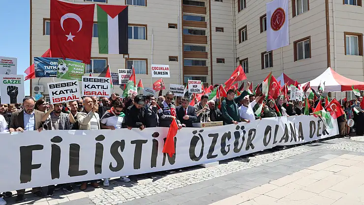 NEVÜ Öğrencileri ve akademisyenler İsrail'in Gazze'ye yönelik saldırılarına tepki gösterdi