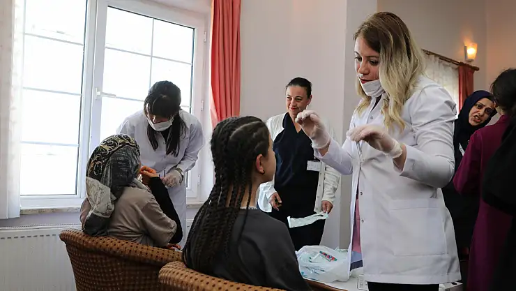 Niğde'de Sevgi Evleri'nde kalan çocuklara ücretsiz ağız ve diş sağlığı muayenesi gerçekleştirildi