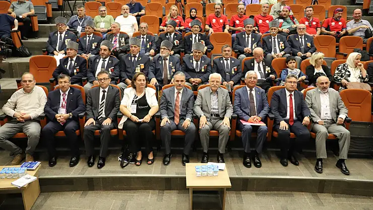 NÜE'de Kıbrıs sempozyumu