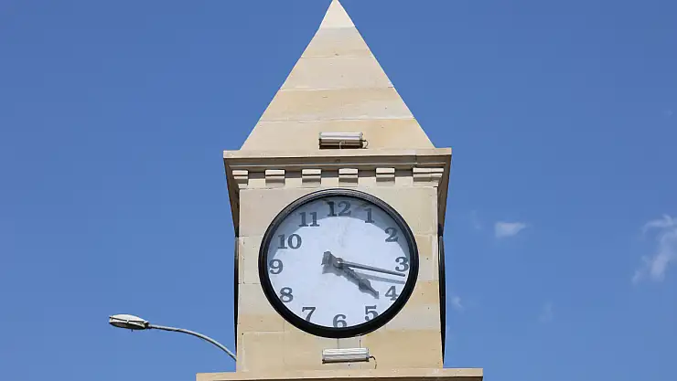 O ilde saat hep 4.17'yi gösteriyor: 'Gelecek nesiller için ibret olarak duruyor'