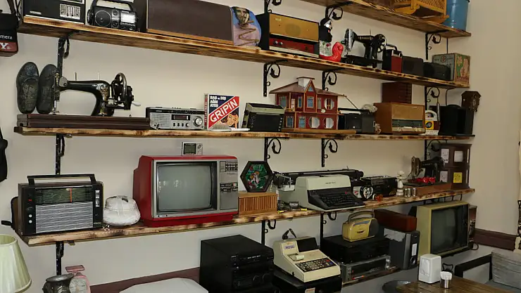 O kafede teknolojik değil, nostaljik eserler bulunuyor!