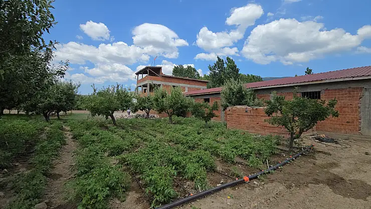 O köyde erkek cesedi bulundu!