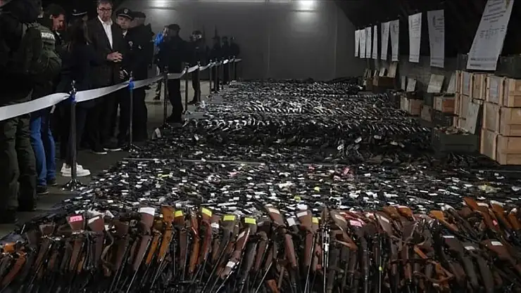O ülkede 13 bin 500 ruhsatsız silah güvenlik güçlerine teslim edildi