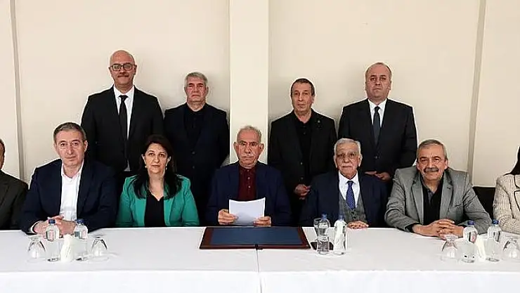 Öcalan'ın çağırısı Dünya basınında büyük yankı buldu! Bakın kim ne yazdı...