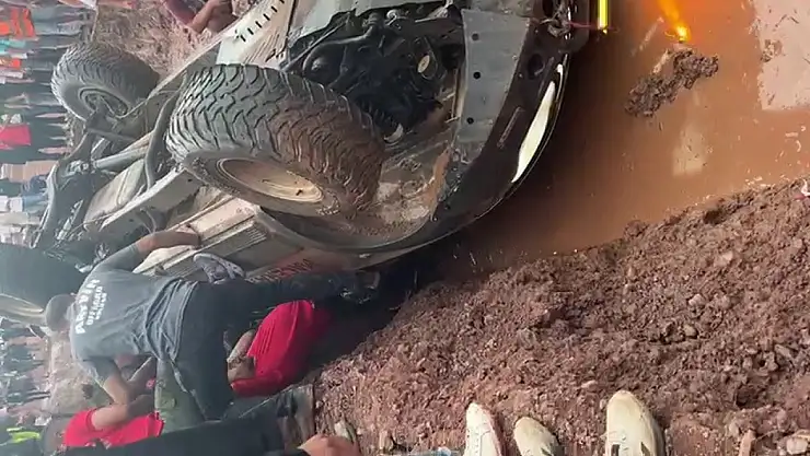 Off-Road yarışlarında yaşanan kaza yürekleri ağza getirdi