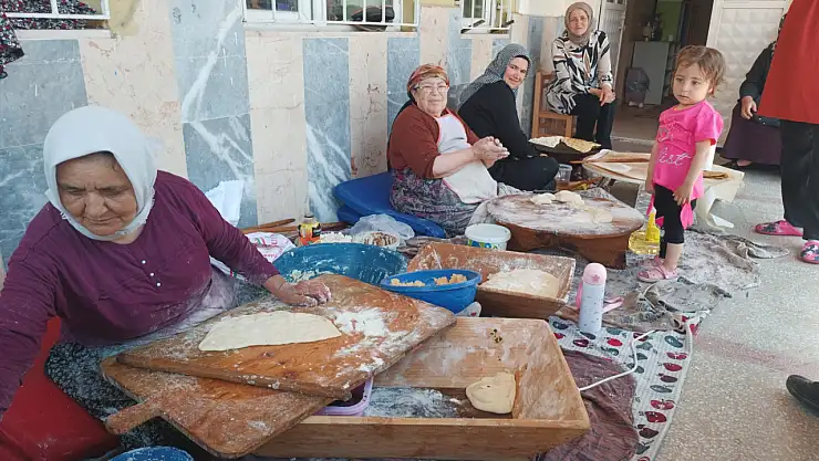 Öğrenci ve velilerden hayır çarşısı: Örnek oldular!