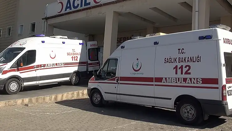 Öğretmenleri taşıyan 2 servis aracı çarpıştı: Çok sayıda yaralı var!