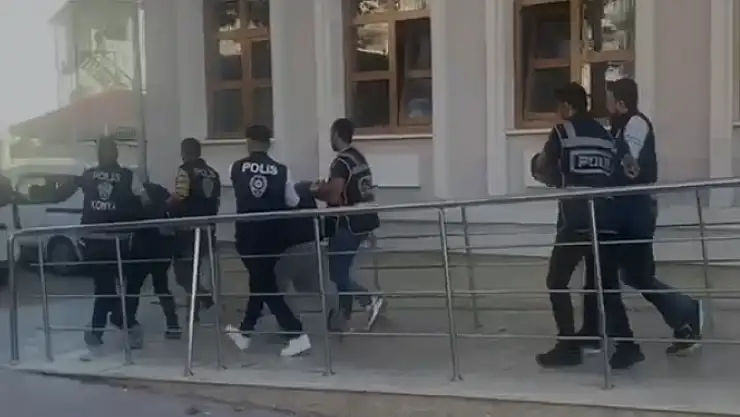Olayın adresi Konya: Kendilerini polis veya savcı olarak tanıtarak vatandaşları dolandırıyorlardı! Enselendiler