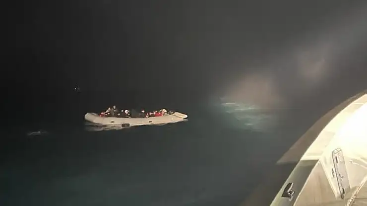 Ölüme terk edilen 48 kaçak göçmen Türk Sahil Güvenlik ekipleri tarafından kurtarıldı