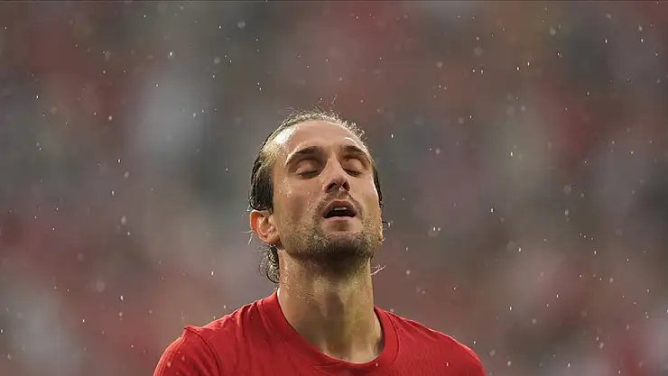 Olympiakos ile çıktığı ilk maçta sakatlandı!