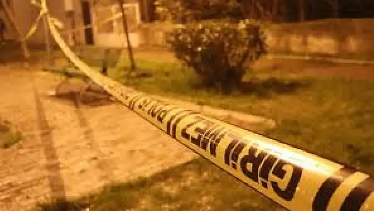 Önce eşini sonra kendini öldürdü