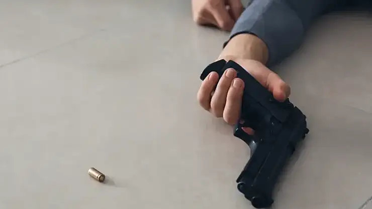 Önce kız arkadaşını sonra kendini öldürdü