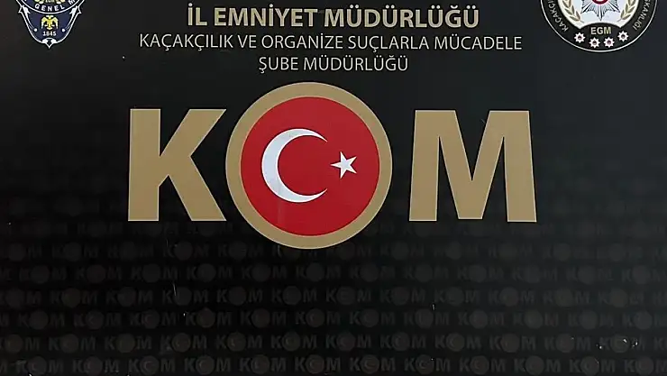 Operasyonda ayakkabıların içinde 2,5 milyon lira değerinde altın yakalandı