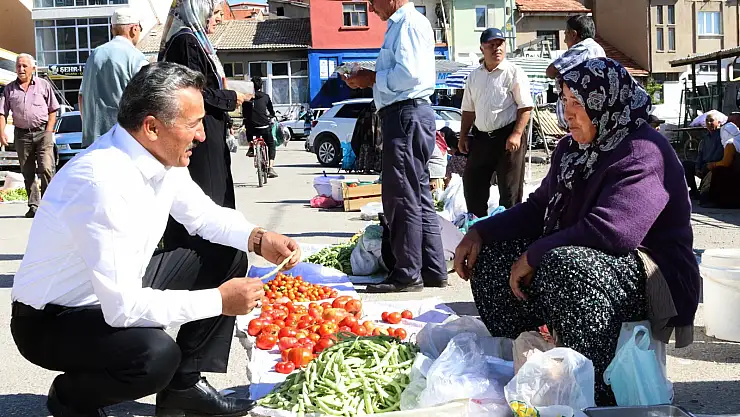 Organik köy pazarında her şey doğal