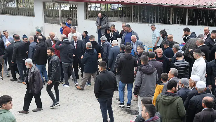 Osmanlı döneminde kalma gelenek bu bayram da devam etti: Metrelerce kuyruk oluştu!