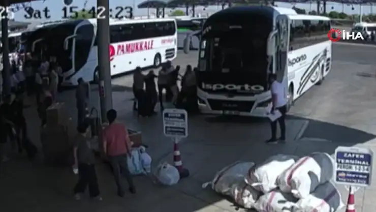 Otobüs geç geldi diye silah çekti