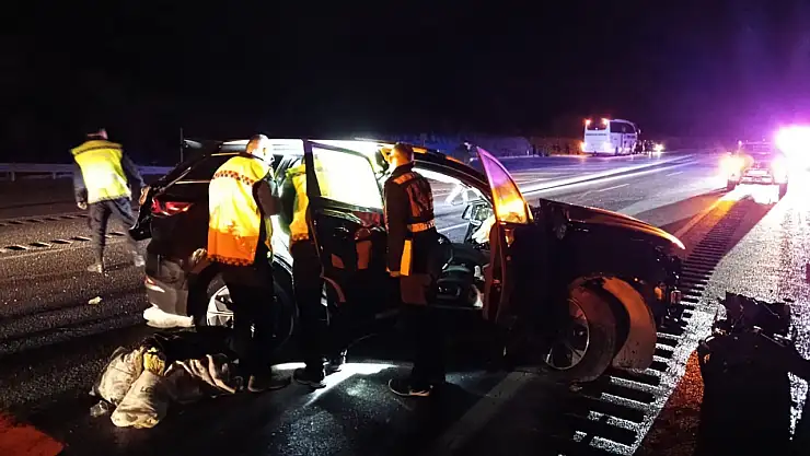 Otobüsle otomobil çarpıştı: Çok sayıda yaralı var!