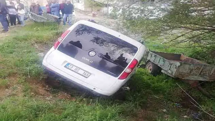 Otomobil dereye devrildi: 3 kişi yaralandı