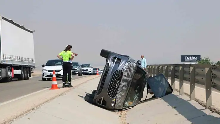 Otomobil devrilidi: 1 kişi hayatını kaybetti, 3 kişi yaralandı