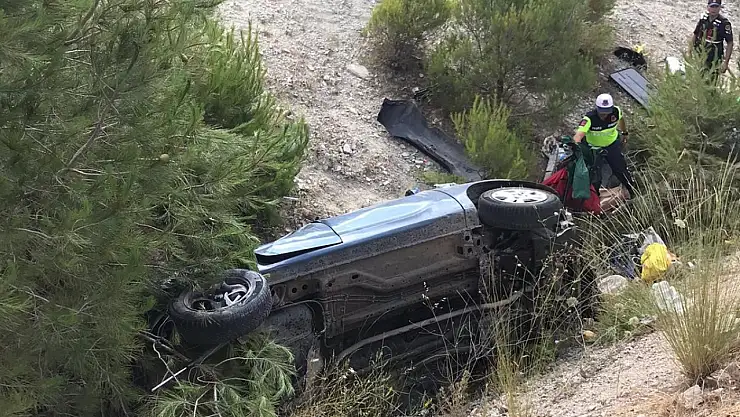 Otomobil şarampole uçtu: 5 yaralı