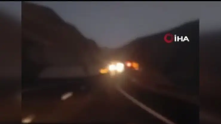 Otomobil tankerle çarpıştı: Ortalık can pazarına döndü!