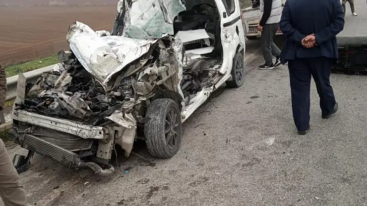 Otomobil tıra çarptı, sürücü yaşamını yitirdi