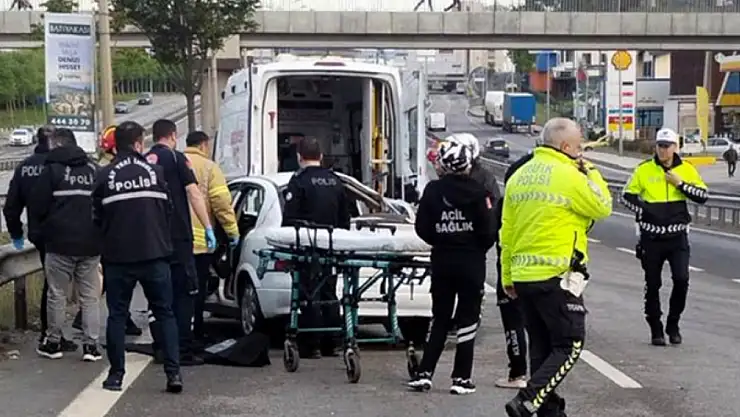 Otomobilin  otobüse çarptığı feci kazada can pazarı yaşandı!