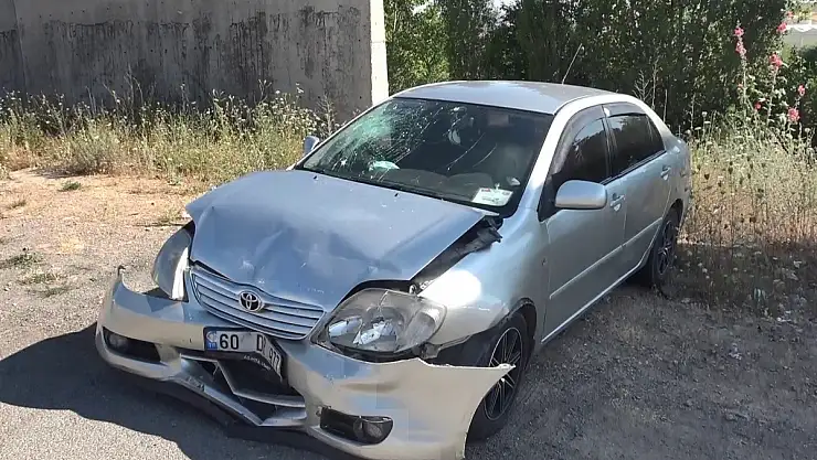 Otomobiller çarpıştı: 4'ü çocuk 13 yaralı