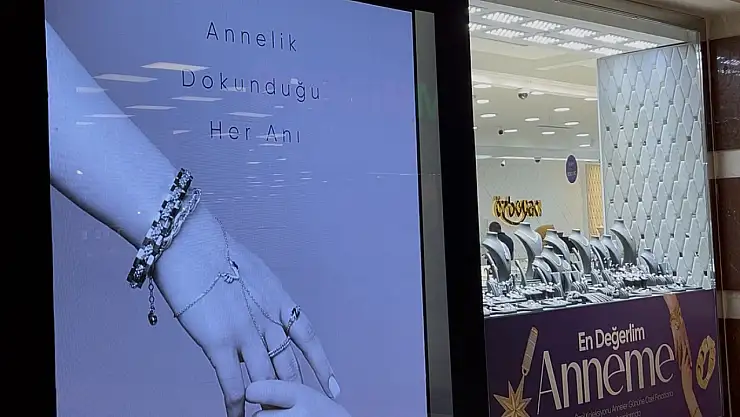 Özboyacı Altın'da Anneler Günü yoğunluğu: EMA koleksiyonu büyüledi