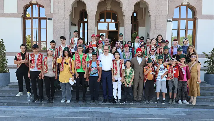 Özel bireyler 'Özel Genç Komik Yaz Okulu' ile dolu dolu bir yaz geçiriyor