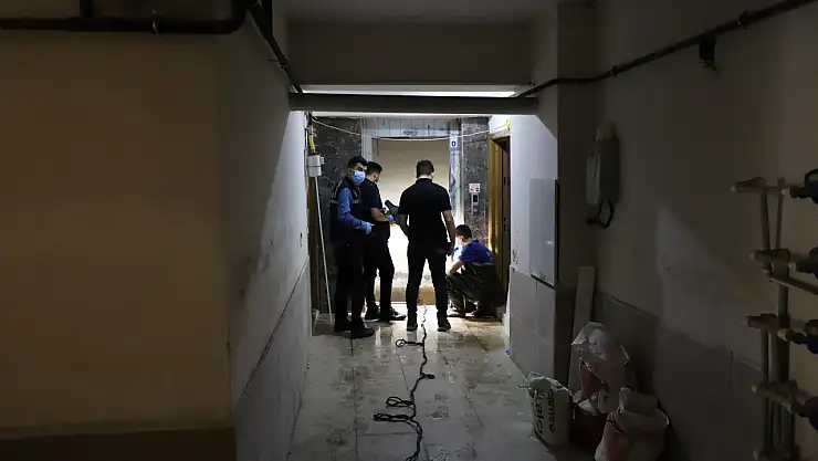 Pamukkale'de asansör boşluğunda ölü bulundu