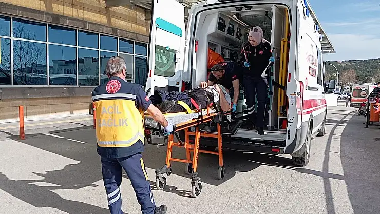 Parkta yürüyen adam fenalaşarak hastaneye kaldırdı!