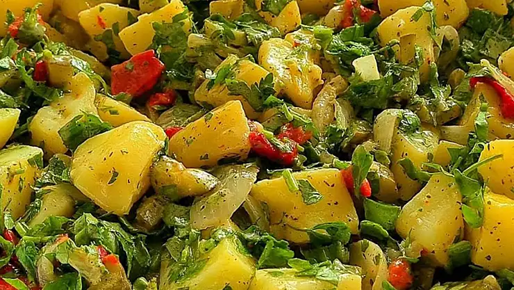 Patates salatasının lezzetine lezzet katıyor! Merak etmeyin pul biber veya karabiber demeyeceğiz...