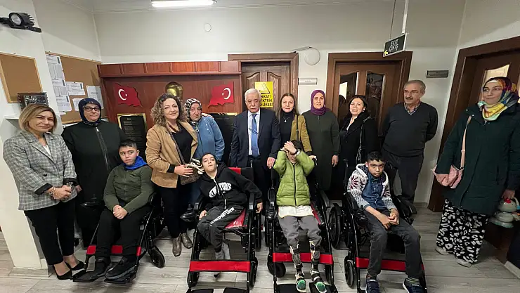 Paylaşmaya uzanan eller