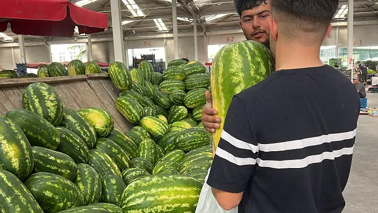 Pazarda yapay zeka dönemi: Karpuz seçiminde insan deneyimi mi, teknoloji mi?