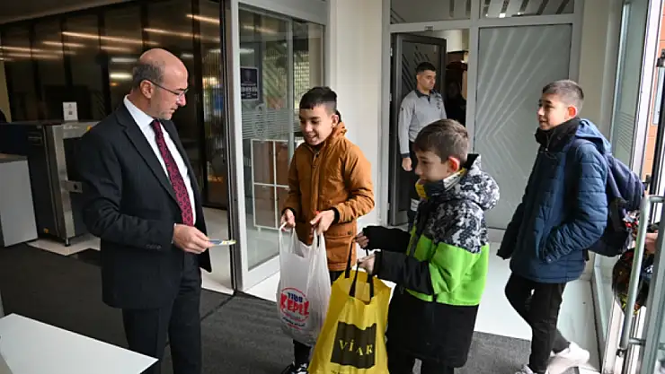 Pekyatırmacı çocuklara şivlilik dağıttı!