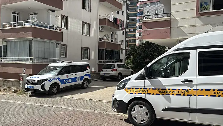 Perde takarken camdan düştü hastaneye kaldırıldı