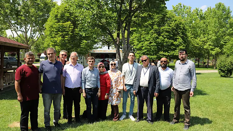 Piknikte doyasıya eğlendiler