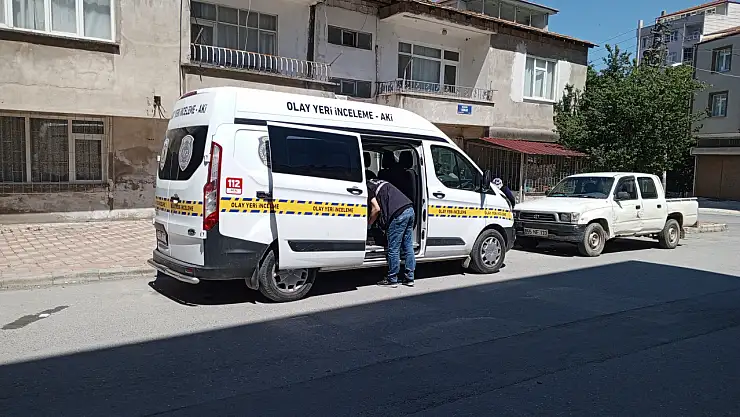 Polis ekipleri, kadını ipten alıp hayata döndürdü