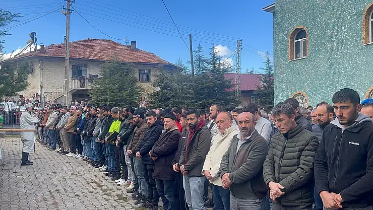 Polis memuru eşi ve 2 kızını öldürmüştü: Son yolculuklarına uğurlandılar!