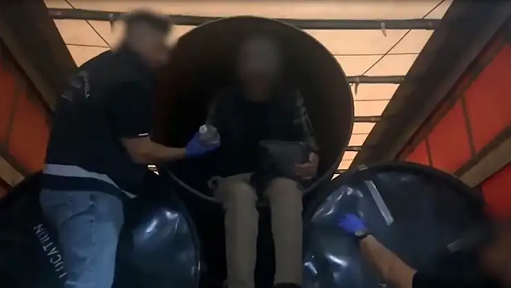 Polis operasyon düzenledi, şüpheliler çelik borulardan çıktı