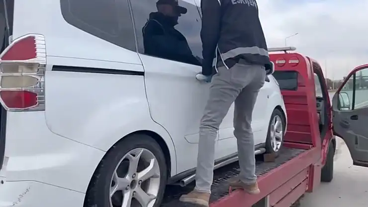 Polisin dikkati, kaçakçıların ilginç yöntemini deşifre etti