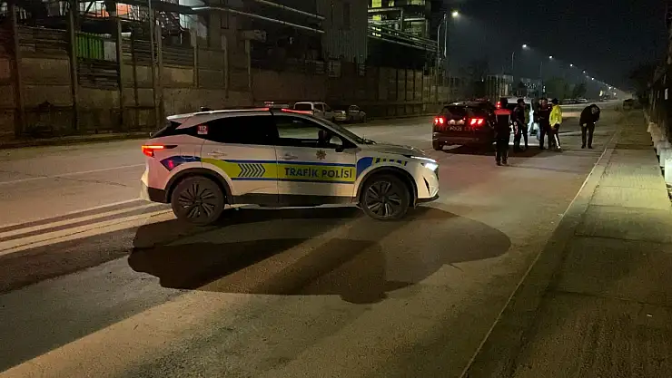 Polisten kaçtı, polis aracına çarptı: Sürücüye ceza yağdı