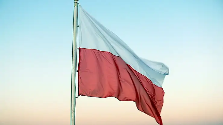 Polonya'da tartışma devam ediyor