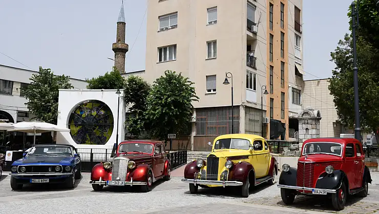 Prizren'de 'Oldtımer' Klasik Otomobil Festivali Düzenlendi